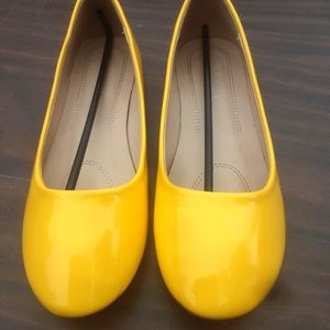 🍀3/15 🆕️ Bella Marie Yellow Flats 💛